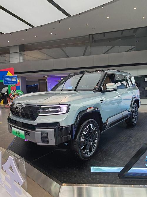 成都67比亚迪方程豹硬派越野的爆款，英菲尼迪35周年与你共成长